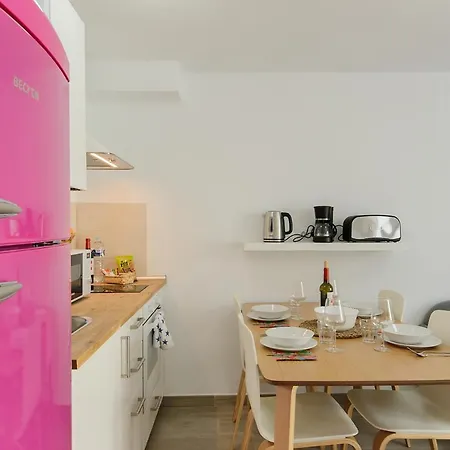 Purple Volcano Apartment, Free Access To The Fariones Sports Center Apartament Puerto del Carmen (Lanzarote)